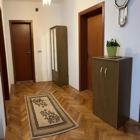Apartman Laura Daire *